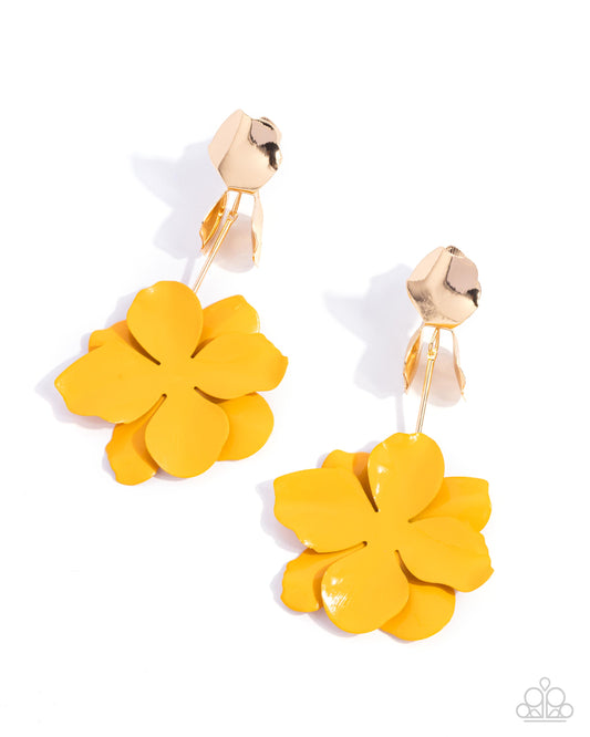 Malibu Moderato Yellow Gold Floral Earrings