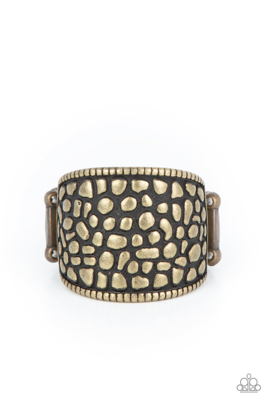 Dotted Decorum Brass Ring