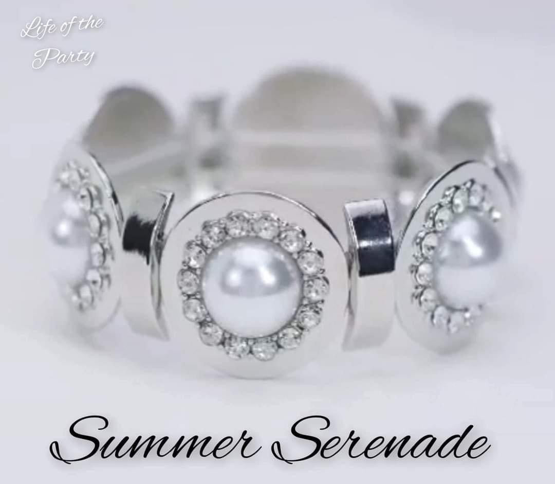 Summer Serenade White Pearl Bracelet