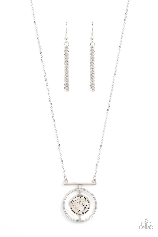 Boulevard Bazaar White Necklace