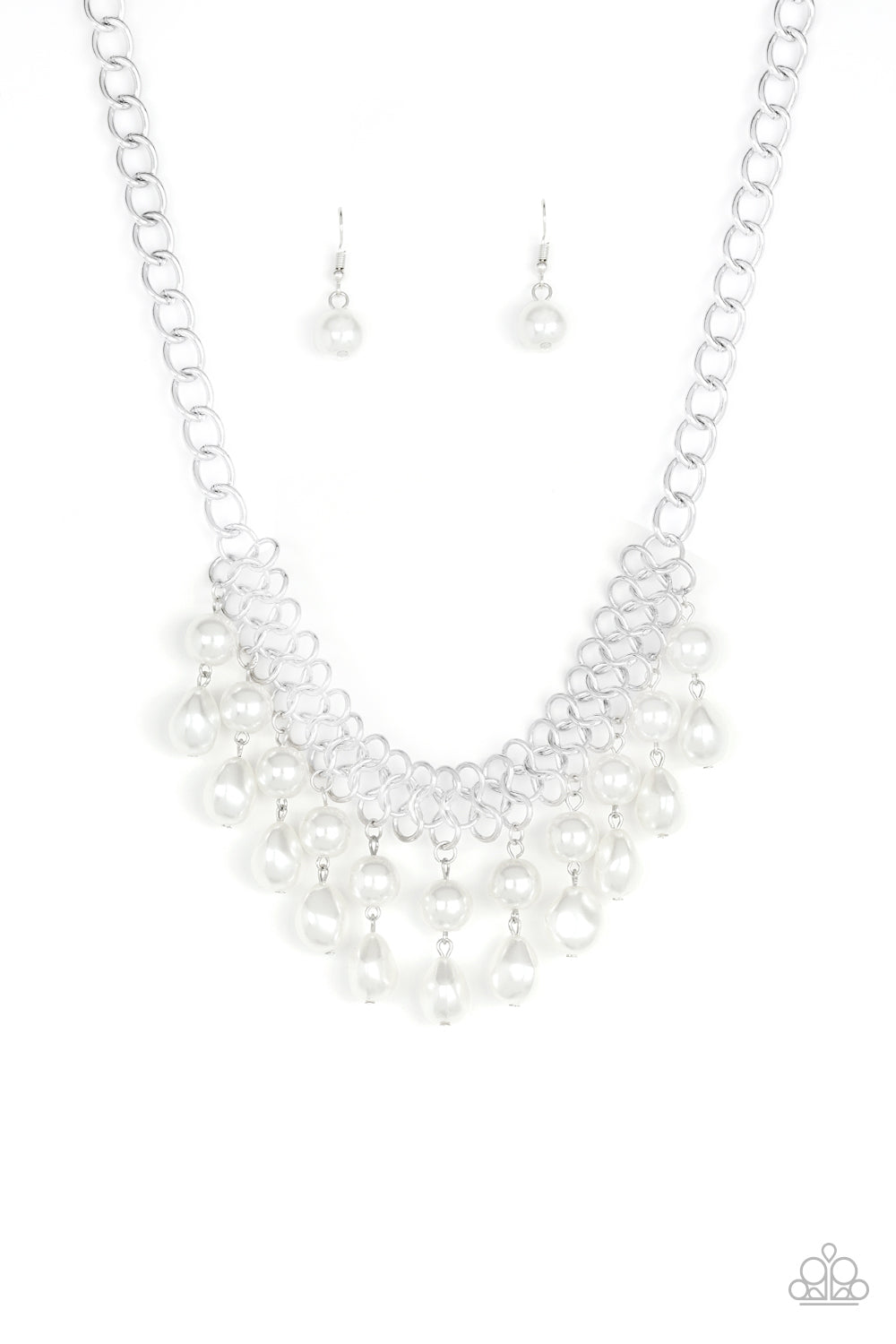 5th Avenue Fleek White Pearl Necklace