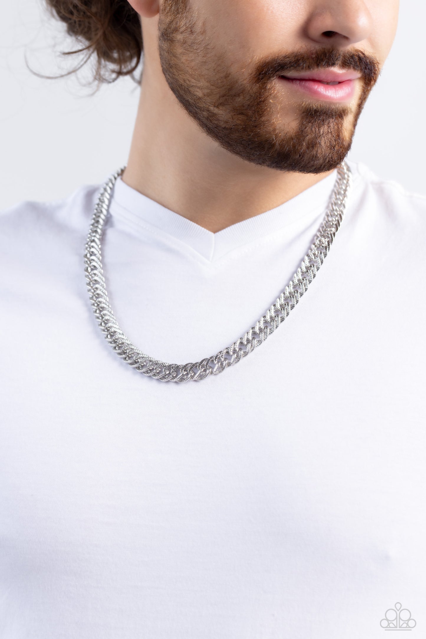 In The END ZONE Silver Urban Unisex Necklace