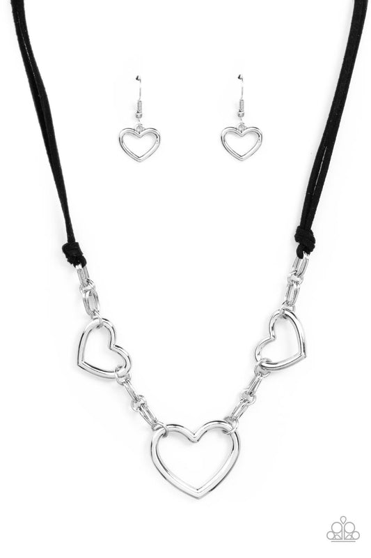 Fashionable Flirt Black Heart Set