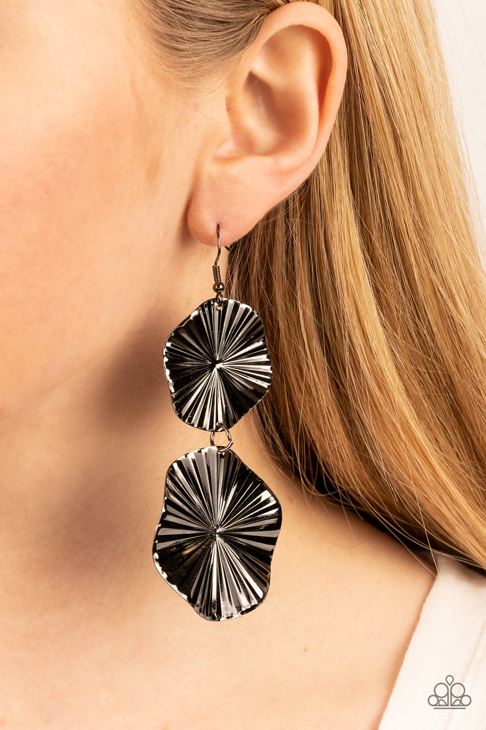 In Your Wildest FAN-tasy Gunmetal Earrings