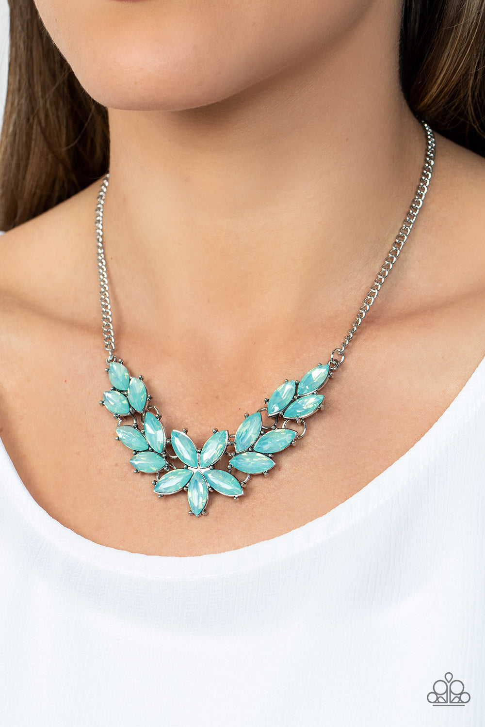 Ethereal Efflorescence Green Necklace