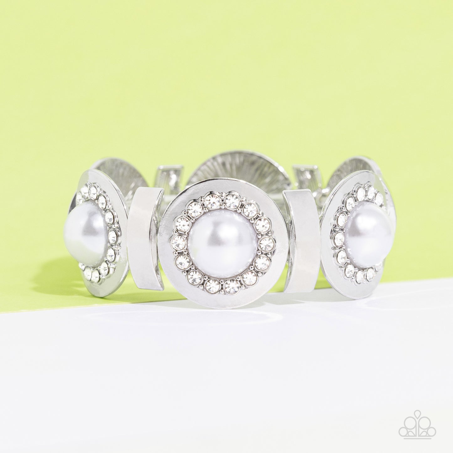 Summer Serenade White Pearl Bracelet