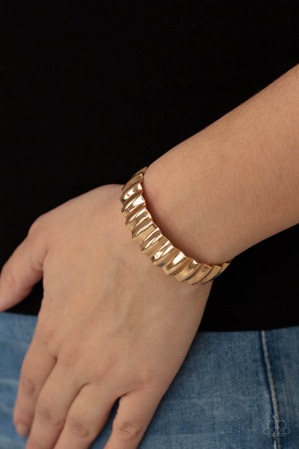 Across The HEIR-Waves Gold Cuff