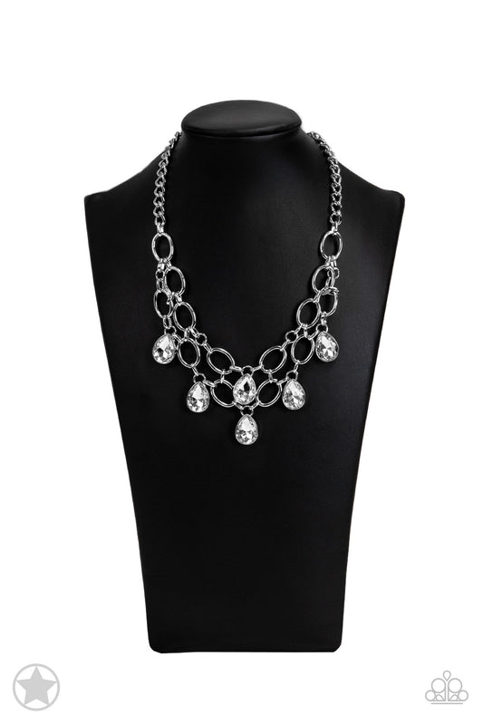 Show Stopping Shimmer Silver Necklace (Blockbuster)