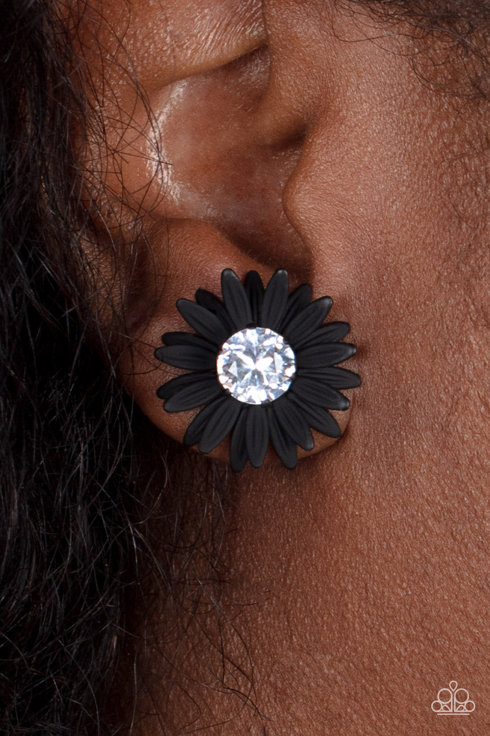 Sunshiny Dais-y Black Post Earrings