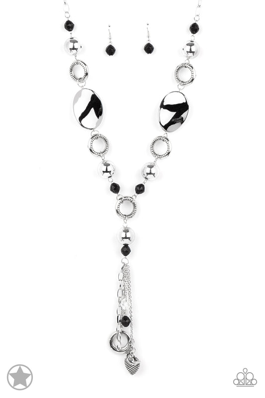 Total Eclipse Of The Heart Black Necklace (Blockbuster)